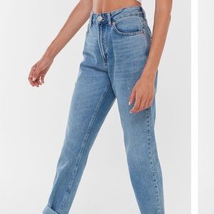 BDG highwaist mom jeans in medium wash